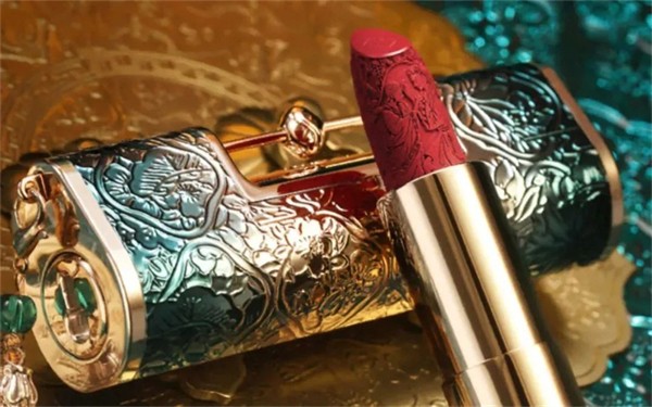 从跨境电商到出海，花西子凭什么海外流量暴涨？